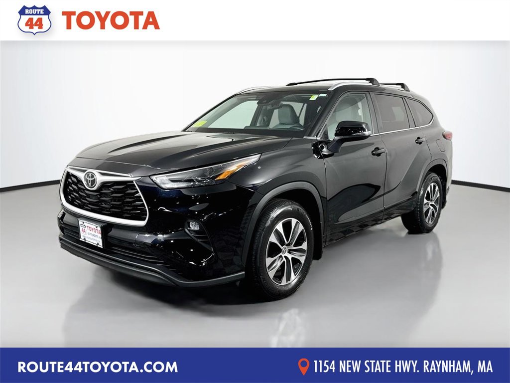 Used 2023 Toyota Highlander XLE AWD/4WD image 1