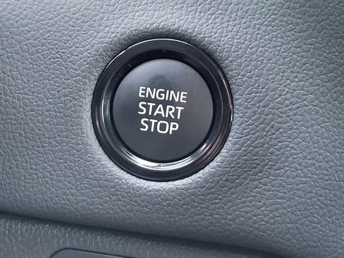 Used 2026 Toyota Tundra Limited AWD/4WD image 19