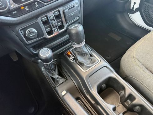 Used 2025 Jeep Wrangler Unlimited Sport AWD/4WD image 41