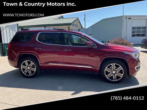 Used 2018 GMC Acadia Denali w/ Technology Package AWD/4WD image 1