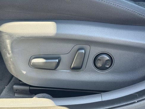 Used 2017 Hyundai Ioniq SEL FWD image 23