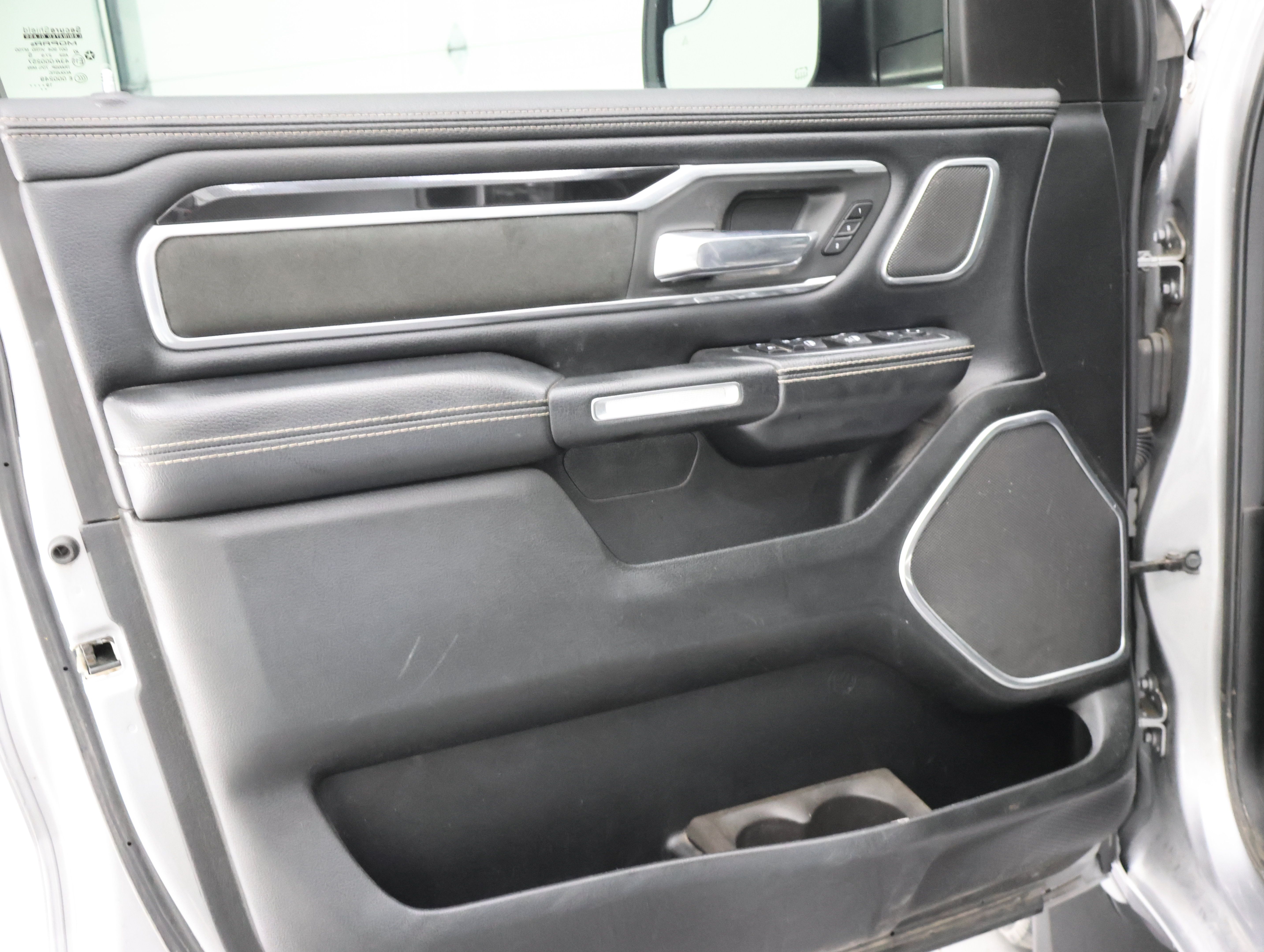 Used 2020 RAM 1500 Laramie AWD/4WD image 39