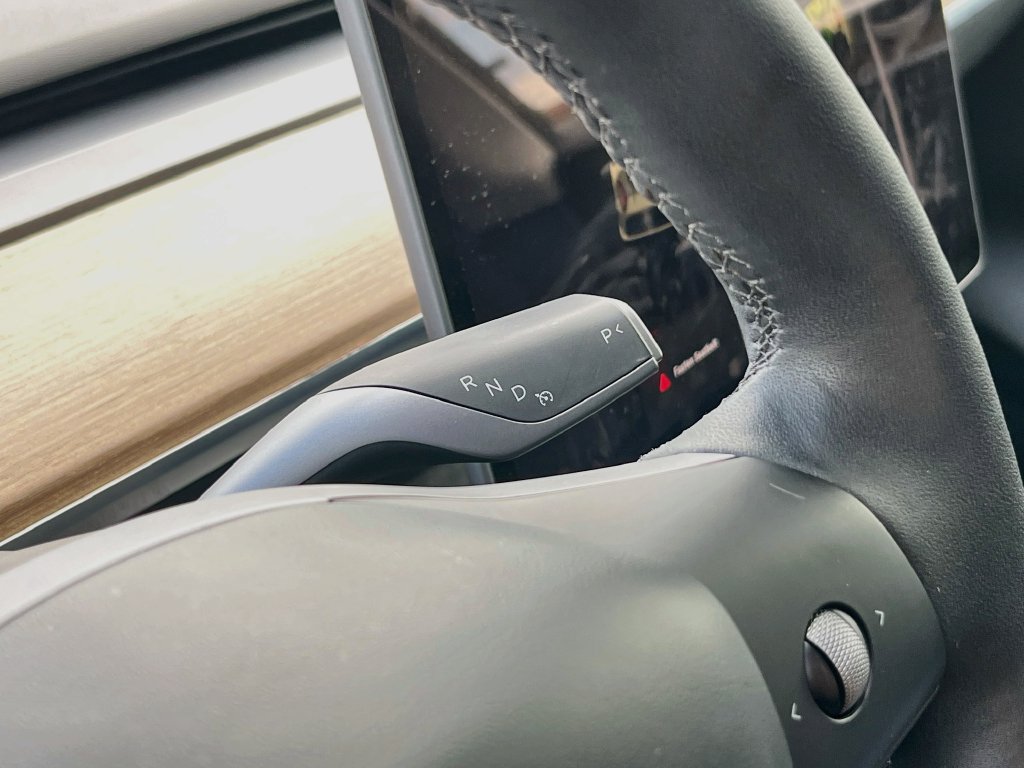 Used 2025 Tesla Model Y Long Range RWD image 16