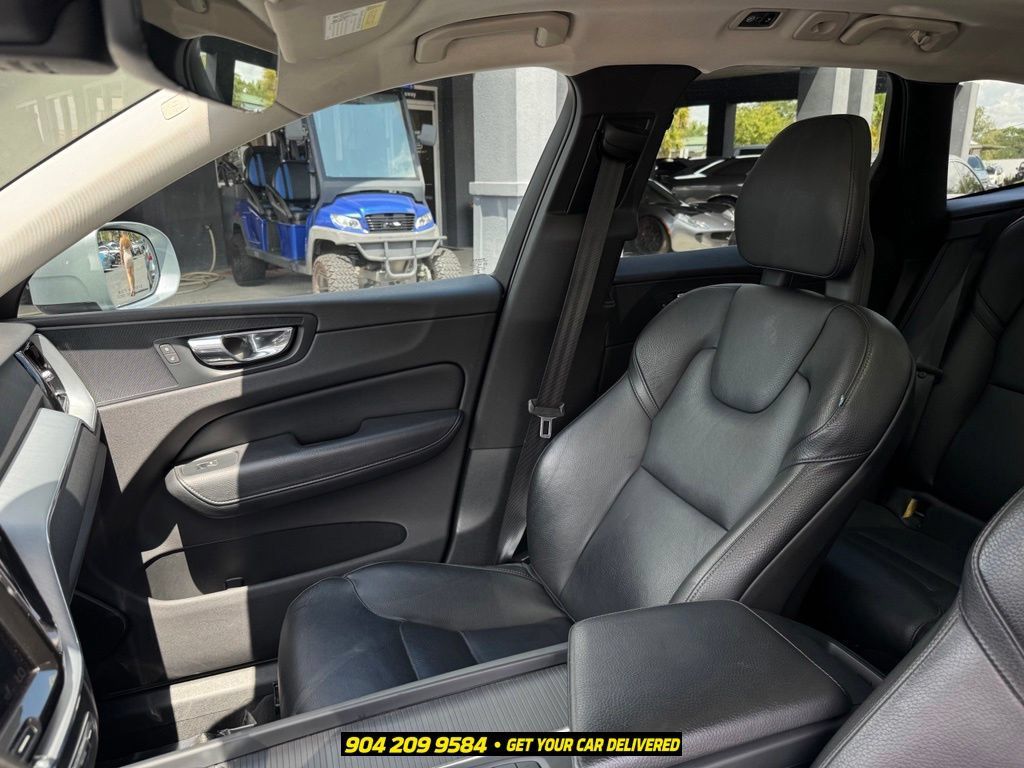 Used 2018 Volvo XC60 T6 Momentum w/ Vision Package AWD/4WD image 25
