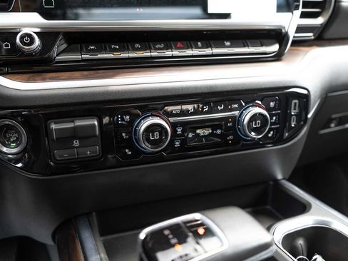 Used 2022 GMC Sierra 1500 SLT RWD image 18