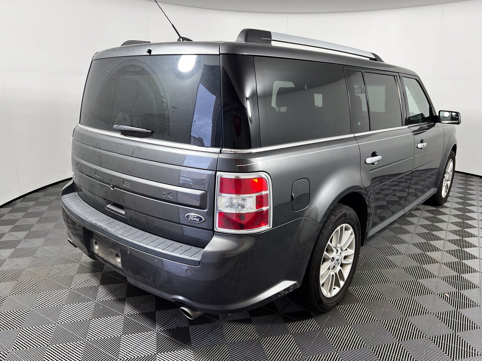 Used 2019 Ford Flex SEL FWD image 5