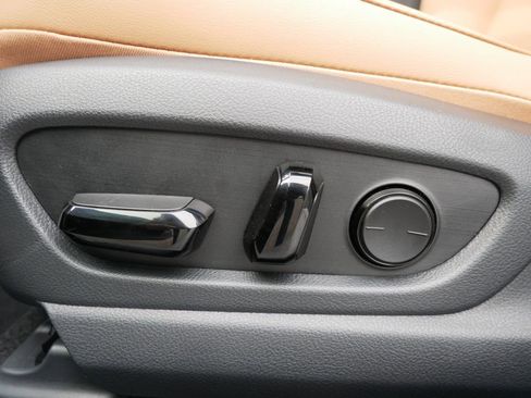 New 2026 Lexus UX 300h AWD image 17