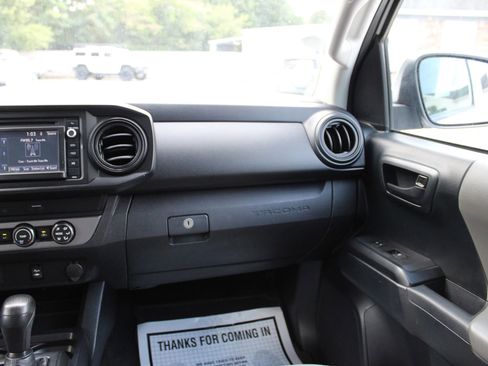 Used 2019 Toyota Tacoma SR w/ SR Convenience Package image 18