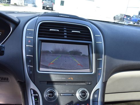 Used 2020 Lincoln Nautilus Reserve image 19