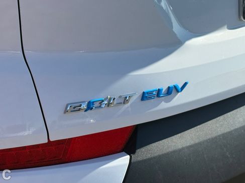 Used 2023 Chevrolet Bolt EUV Premier w/ Sun & Sound Package FWD image 7