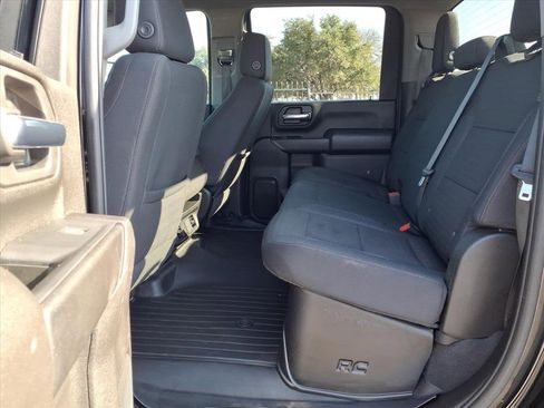 Used 2024 Chevrolet Silverado 2500 Custom w/ Custom Value Package image 18