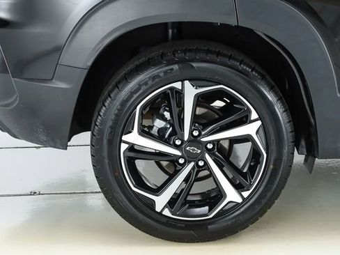 Used 2023 Chevrolet TrailBlazer RS FWD image 17
