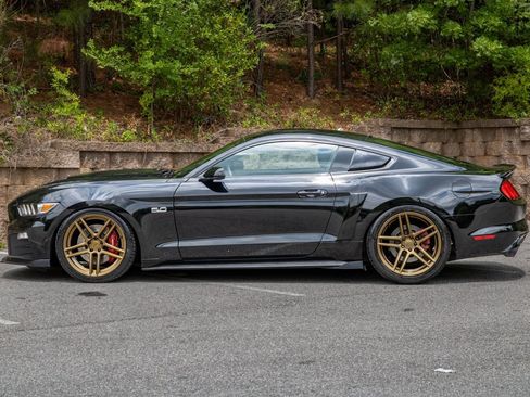 Used 2015 Ford Mustang GT RWD image 9