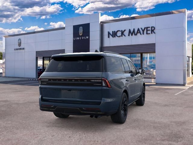 New 2026 Lincoln Navigator Reserve w/ Jet Appearance Package AWD/4WD image 10
