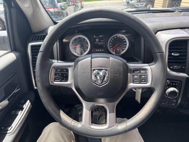 Used 2022 RAM 1500 Classic SLT AWD/4WD image 18