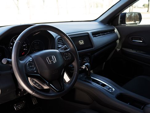 Used 2022 Honda HR-V Sport image 16