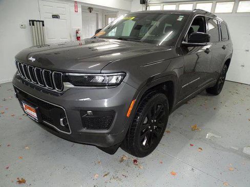 Certified 2024 Jeep Grand Cherokee L Overland w/ Trailer Tow Package AWD/4WD image 19