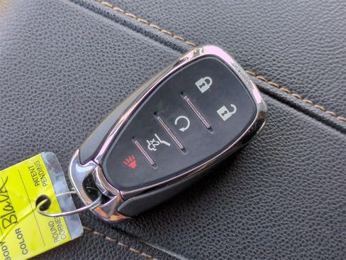 Used 2020 Chevrolet Traverse LT image 34