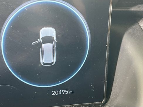 Used 2023 Hyundai Tucson Limited w/ Cargo Package image 12