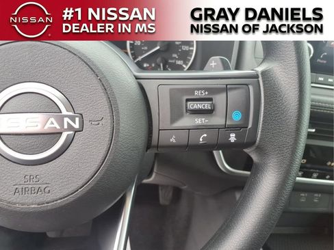 Used 2024 Nissan Rogue SV AWD/4WD image 25