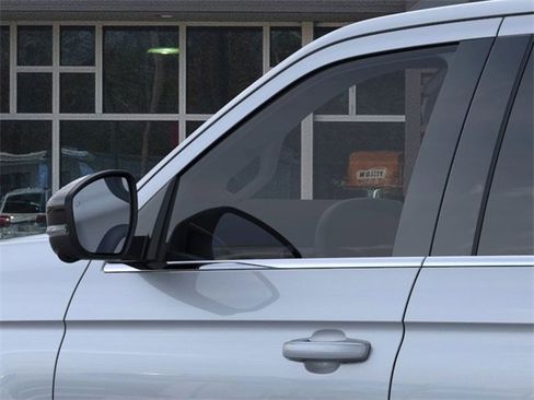 New 2025 Ford Expedition Active image 20