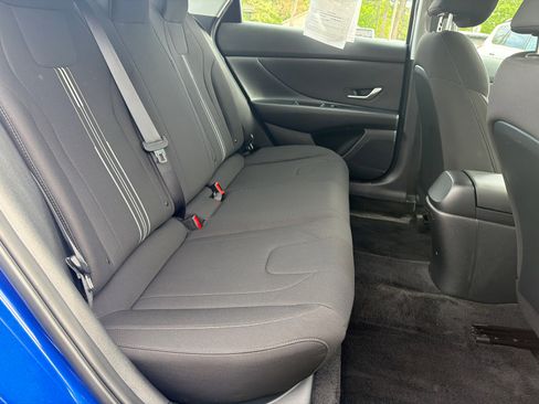 Used 2023 Hyundai Elantra SEL image 15