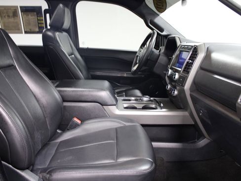 Used 2021 Ford Expedition XLT image 28