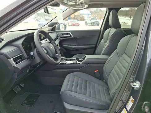 New 2026 Mitsubishi Outlander SE AWD/4WD image 6