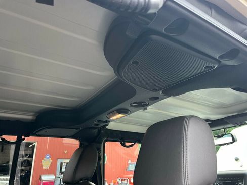 Used 2017 Jeep Wrangler Unlimited Rubicon AWD/4WD image 55