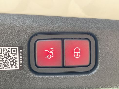 New 2026 Mercedes-Benz E 350 Sedan image 12