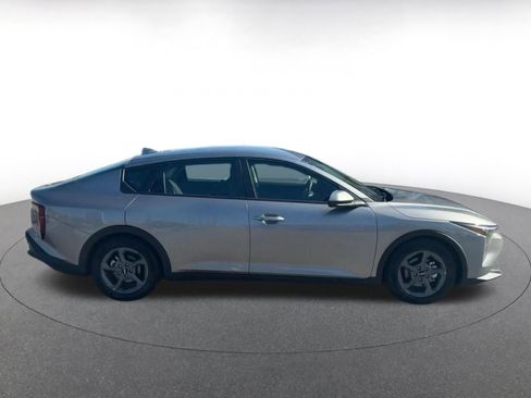 Used 2025 Kia K4 LXS image 16