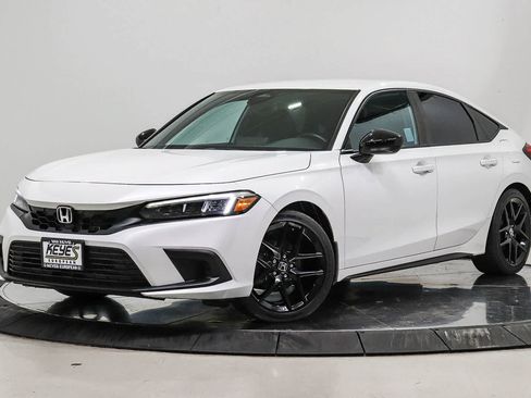 Used 2023 Honda Civic Sport image 1