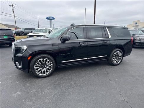 Used 2021 GMC Yukon XL Denali w/ Denali Ultimate Package image 12