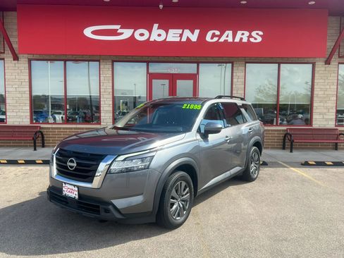 Used 2022 Nissan Pathfinder SV w/ SV Premium Package AWD/4WD image 1