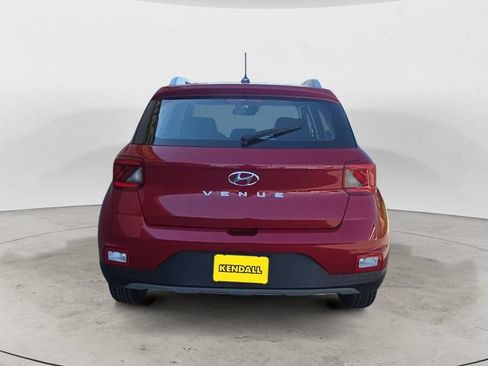 Used 2023 Hyundai Venue FWD image 6