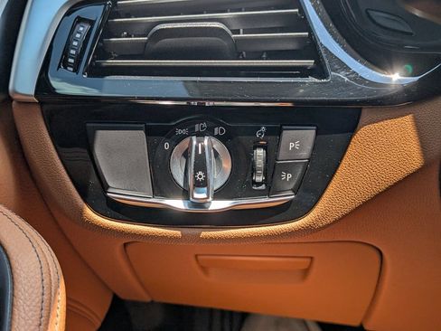 Used 2019 BMW 530i xDrive AWD/4WD image 21