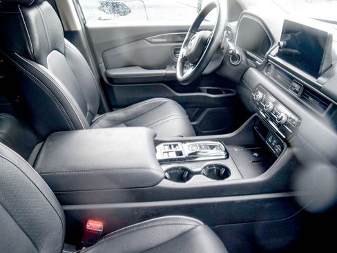 Used 2023 Honda Pilot Elite image 8