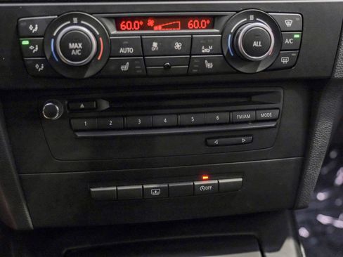 Used 2013 BMW M3 Coupe w/ Premium Pkg image 23