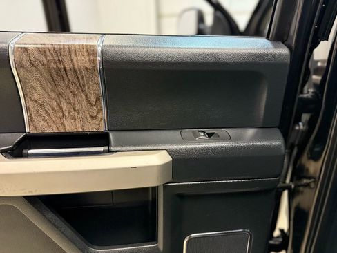 Used 2019 Ford F250 Lariat image 43