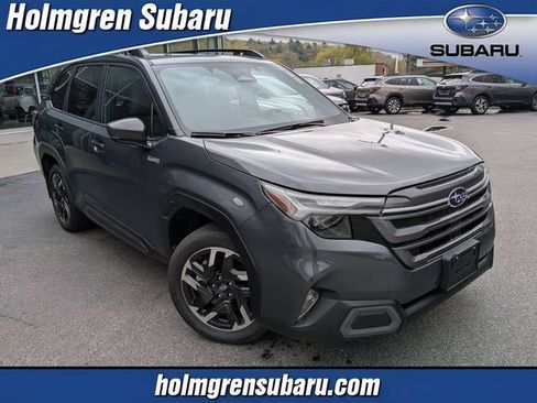 Used 2025 Subaru Forester Limited AWD/4WD image 1