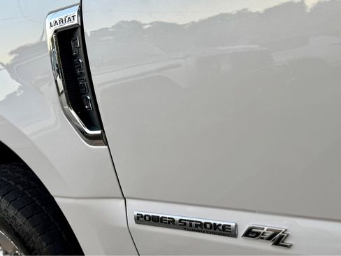 Used 2018 Ford F250 Lariat w/ Chrome Package image 30