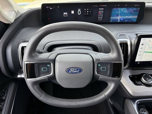Used 2025 Ford Expedition Max Active RWD image 14