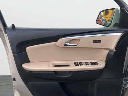 Used 2012 Chevrolet Traverse LTZ image 23