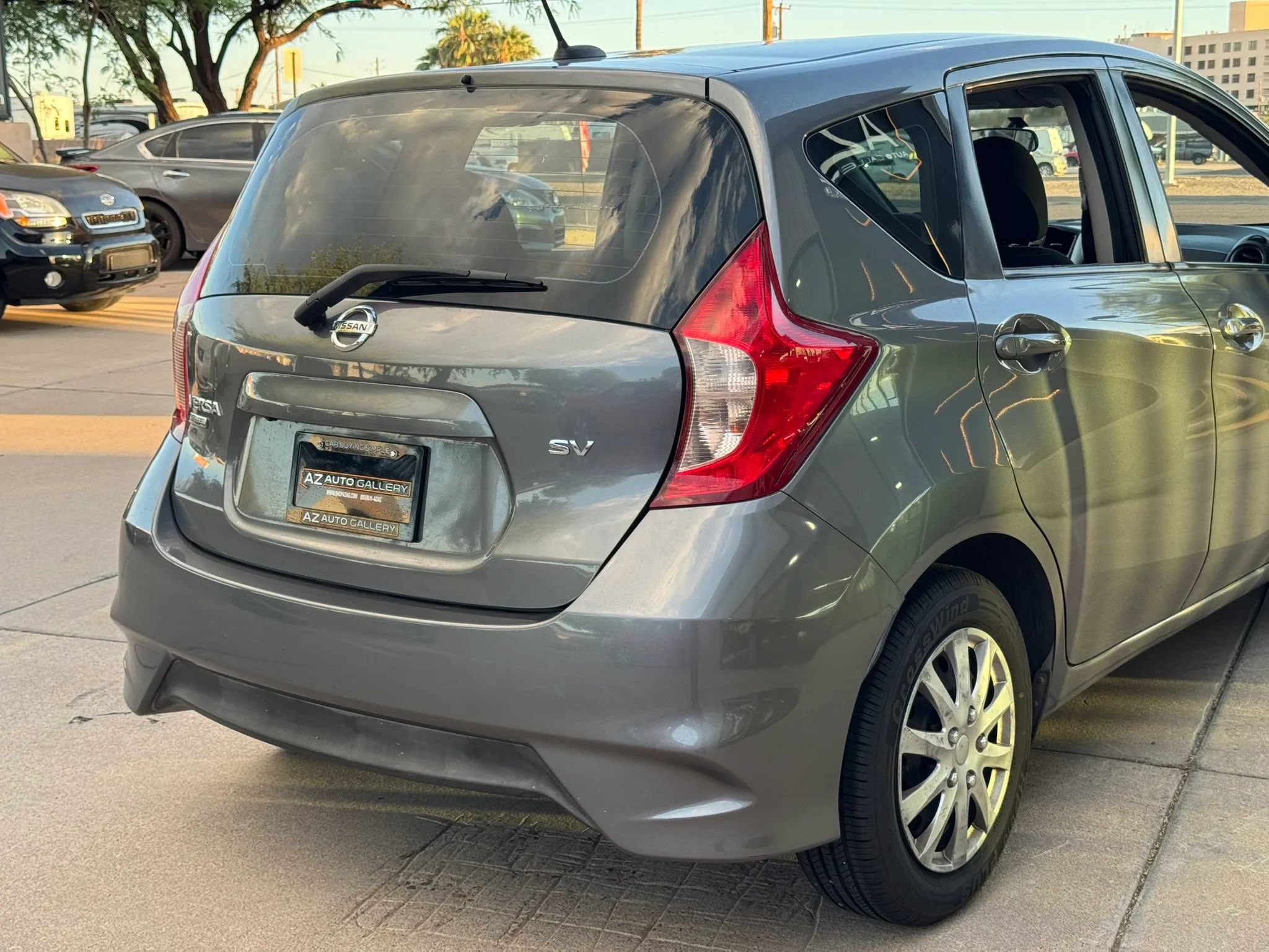Used 2018 Nissan Versa Note SV FWD image 29