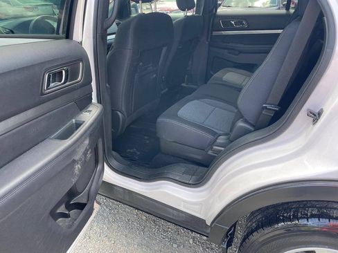 Used 2019 Ford Explorer XLT AWD/4WD image 11