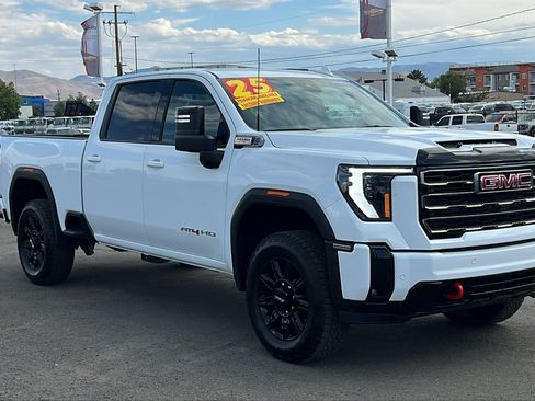 Certified 2025 GMC Sierra 2500 AT4 AWD/4WD image 3