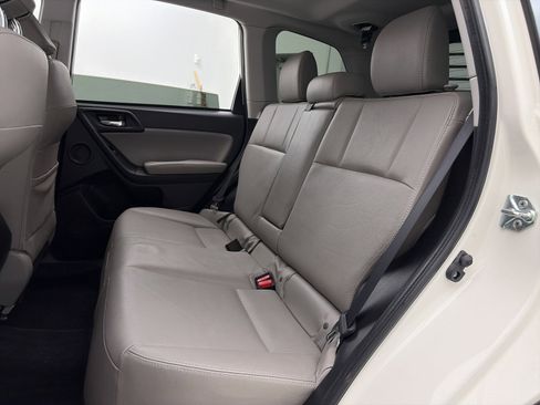 Used 2015 Subaru Forester 2.5i Touring w/ Eyesight & Navigation System image 34