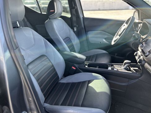 Certified 2021 Nissan Kicks SR w/ SR Premium Package FWD image 11