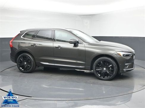 Used 2022 Volvo XC60 B6 Inscription w/ Advanced Package image 1