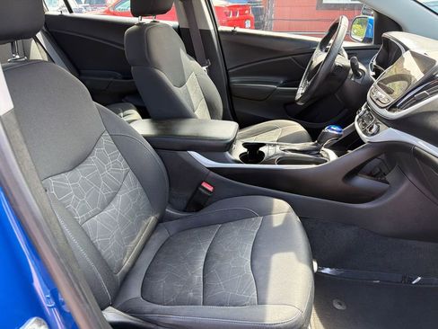 Used 2016 Chevrolet Volt LT w/ Comfort Package FWD image 17